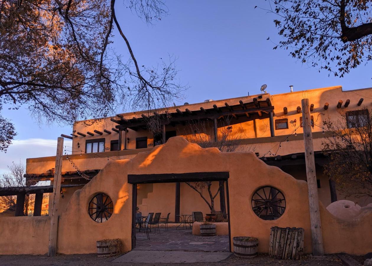 Sagebrush Inn&Suites Taos Exterior foto