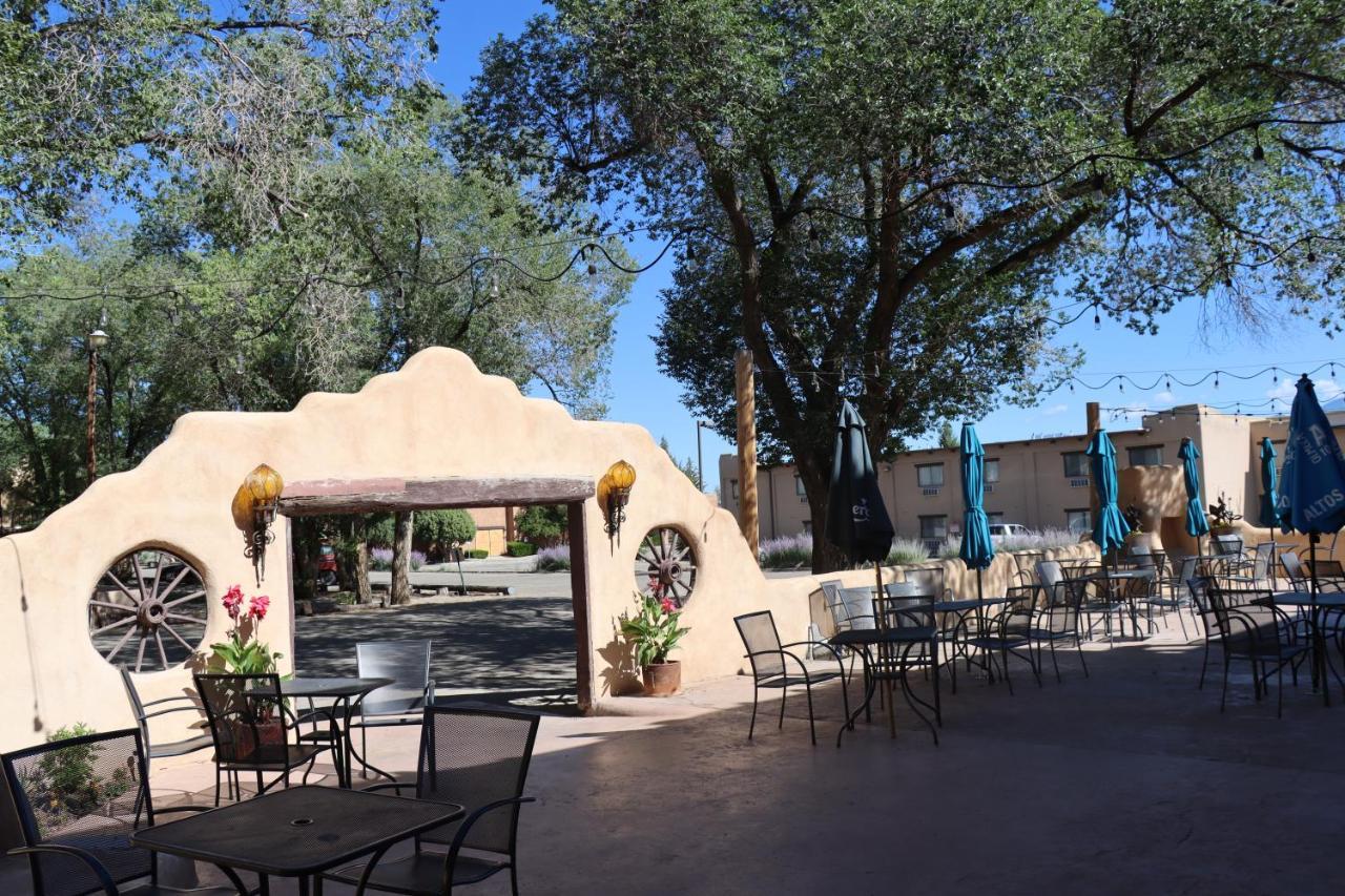 Sagebrush Inn&Suites Taos Exterior foto