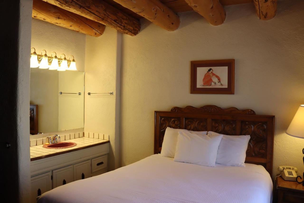 Sagebrush Inn&Suites Taos Exterior foto