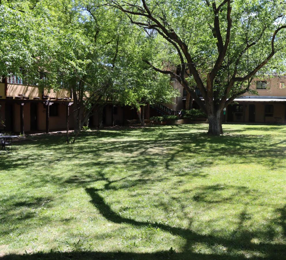 Sagebrush Inn&Suites Taos Exterior foto