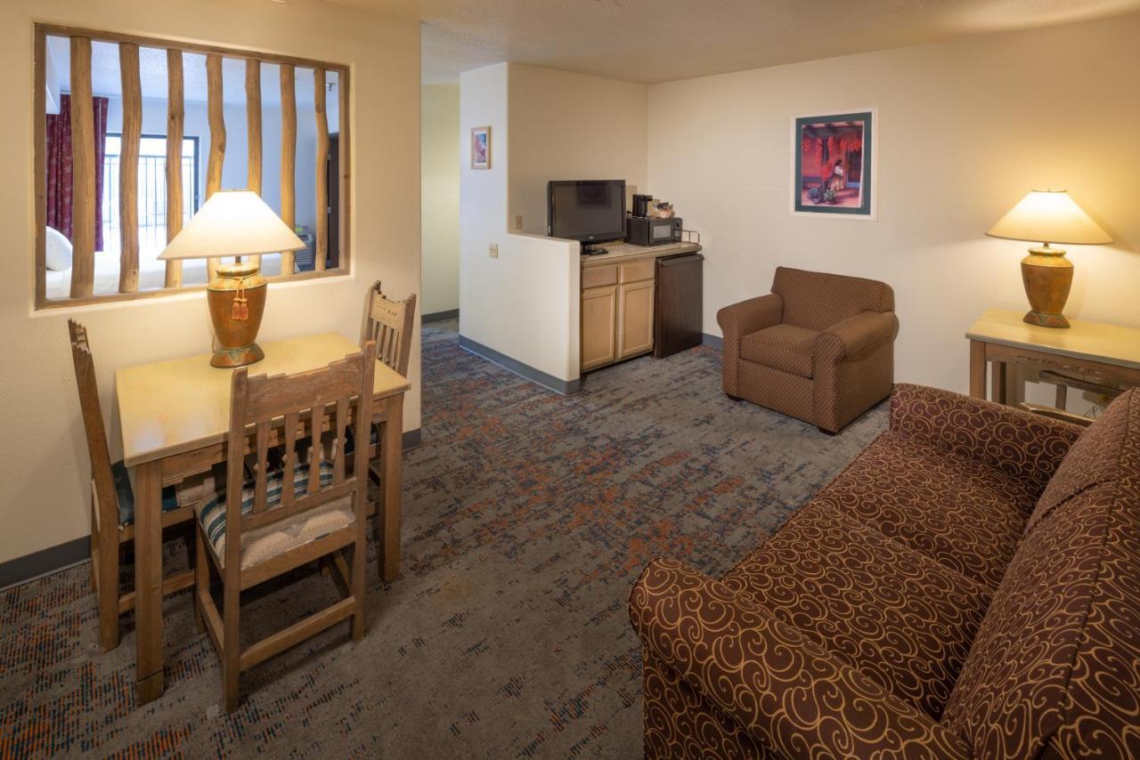Sagebrush Inn&Suites Taos Exterior foto