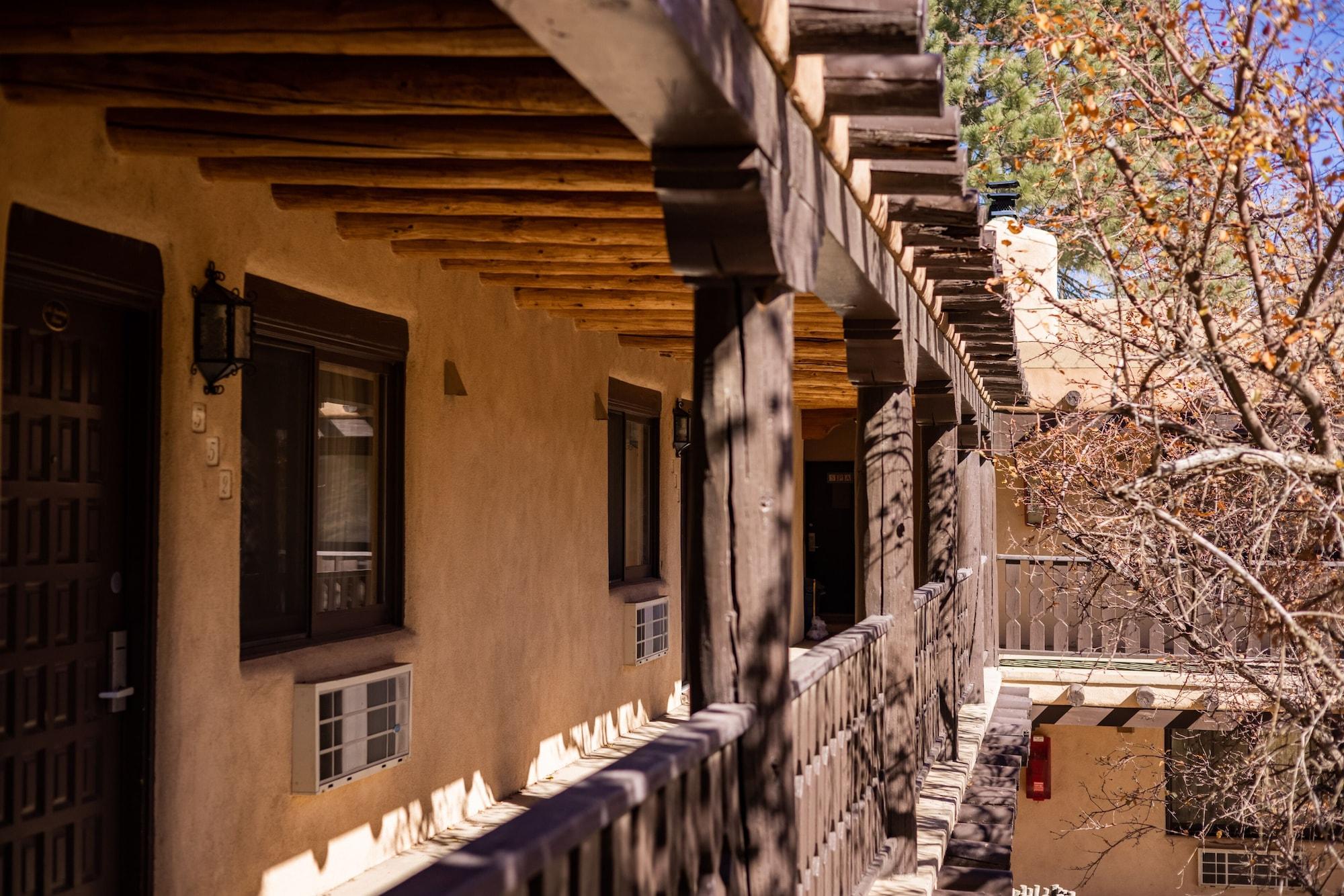 Sagebrush Inn&Suites Taos Exterior foto